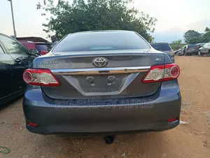 Toyota Corolla LE 4dr Sedan (1.8L 4cyl 4A) 2013 Gray
