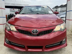 Toyota Camry SE 4dr Sedan (2.5L 4cyl 6A) 2012 Red