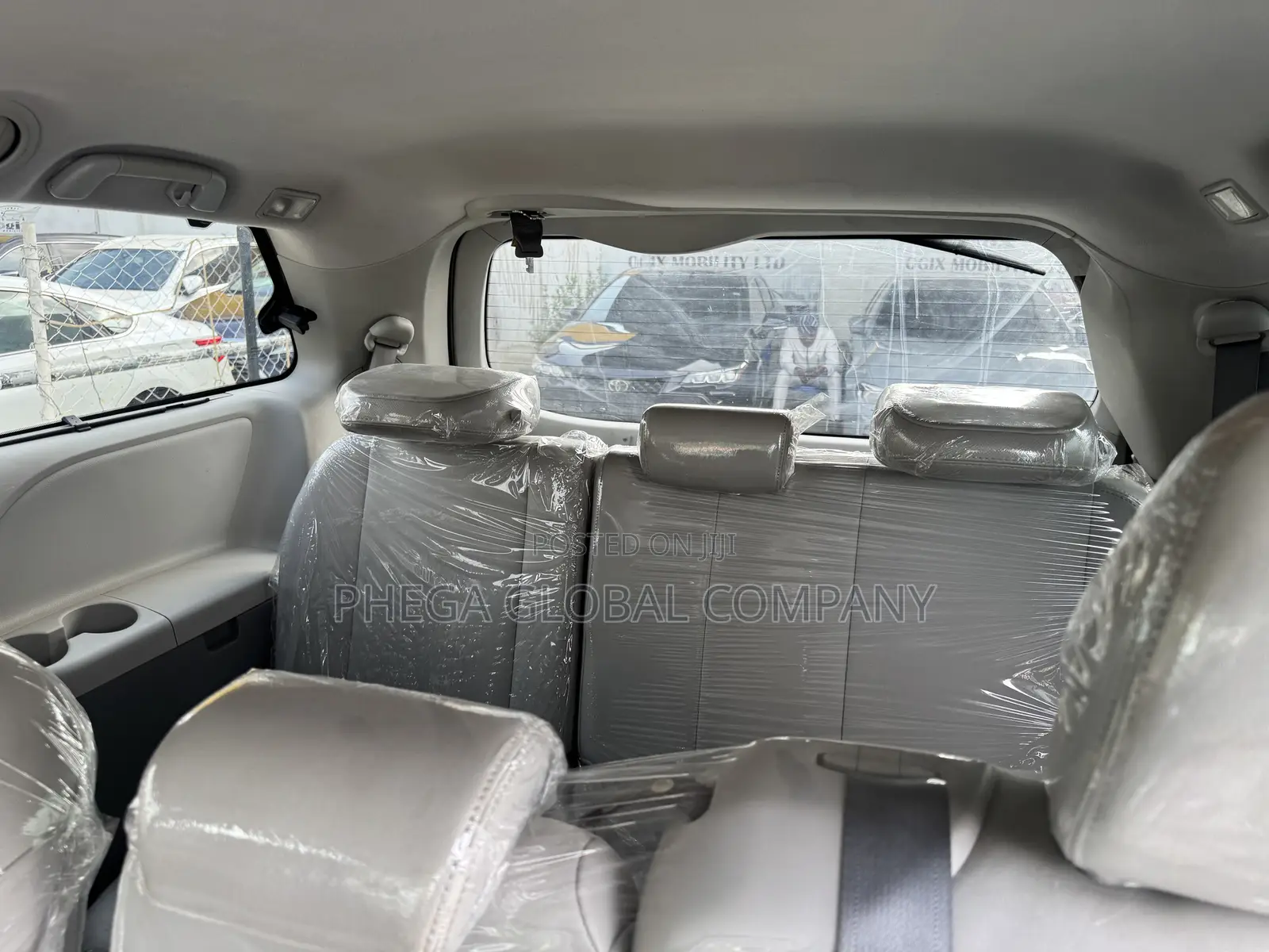 Toyota Sienna XLE 8 Passenger 2012 Silver
