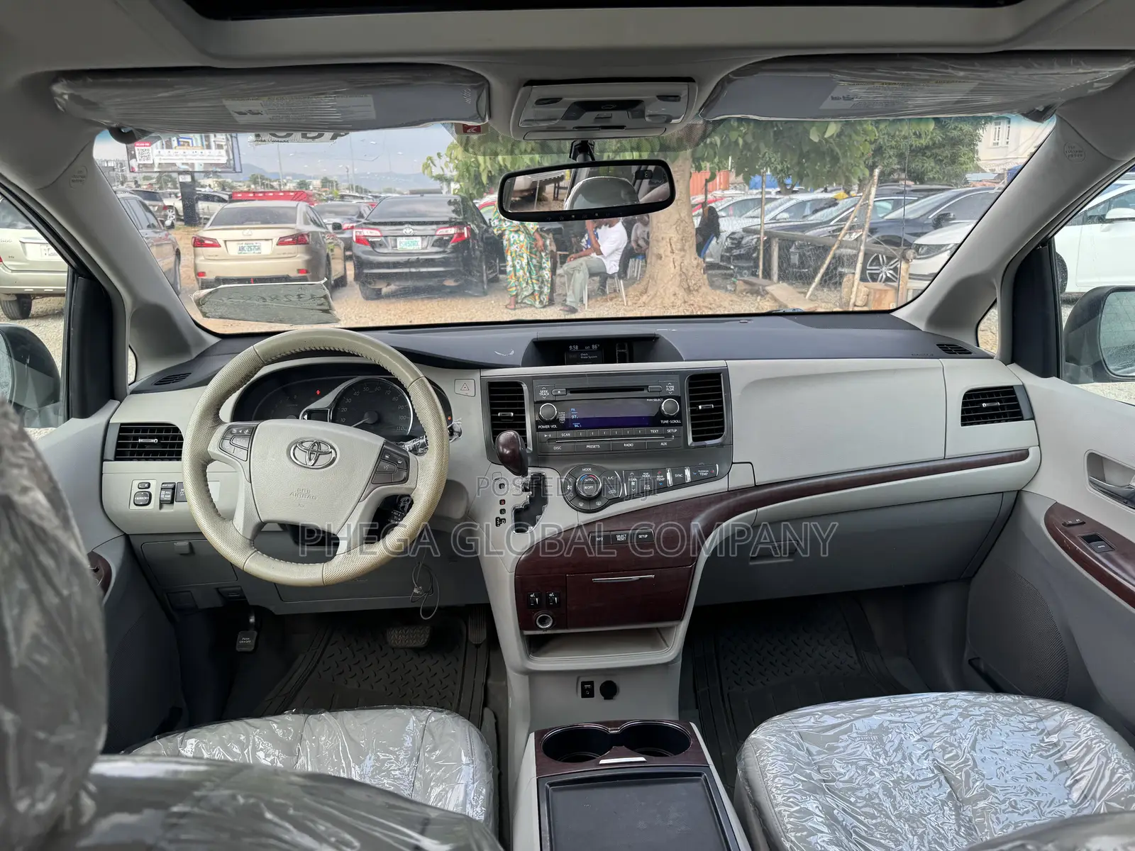 Toyota Sienna XLE 8 Passenger 2012 Silver