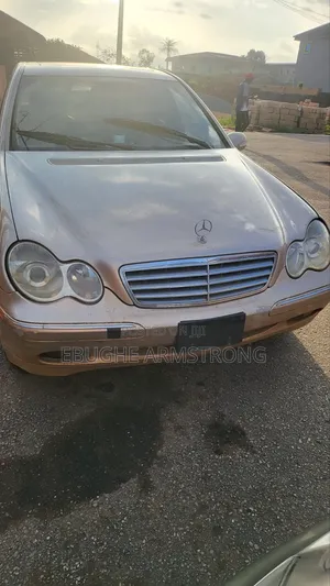 Mercedes-Benz C240 2003 Gold