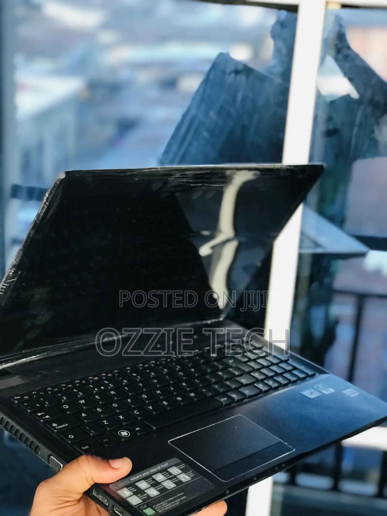 New Laptop Lenovo 4GB Intel Core i3 HDD 250GB