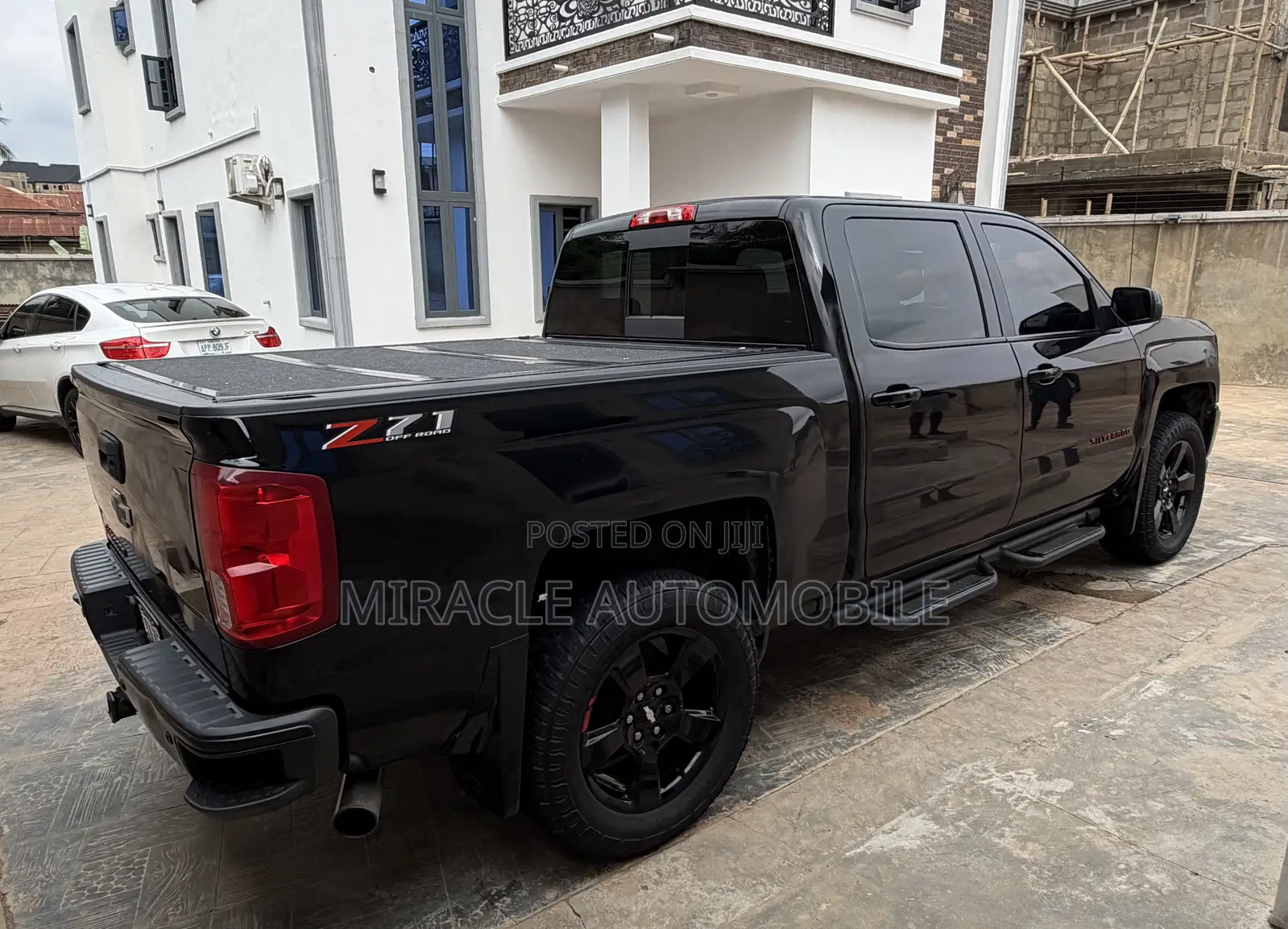 Chevrolet Silverado 2020 Black