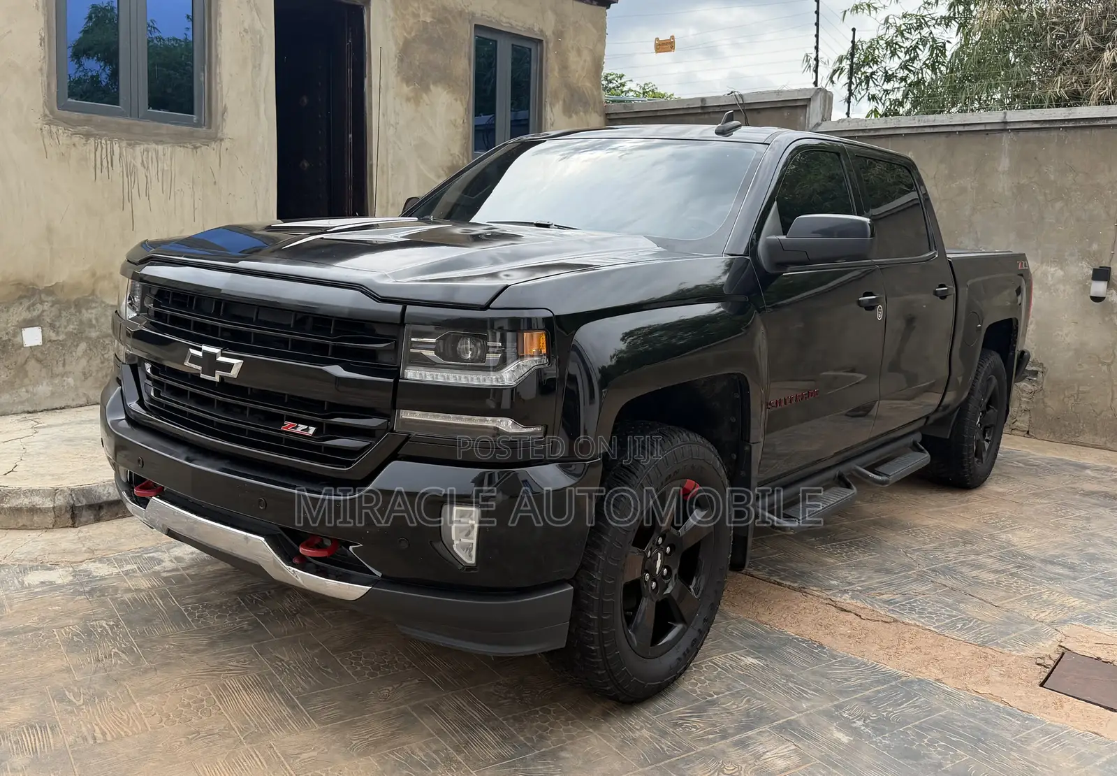 Chevrolet Silverado 2020 Black