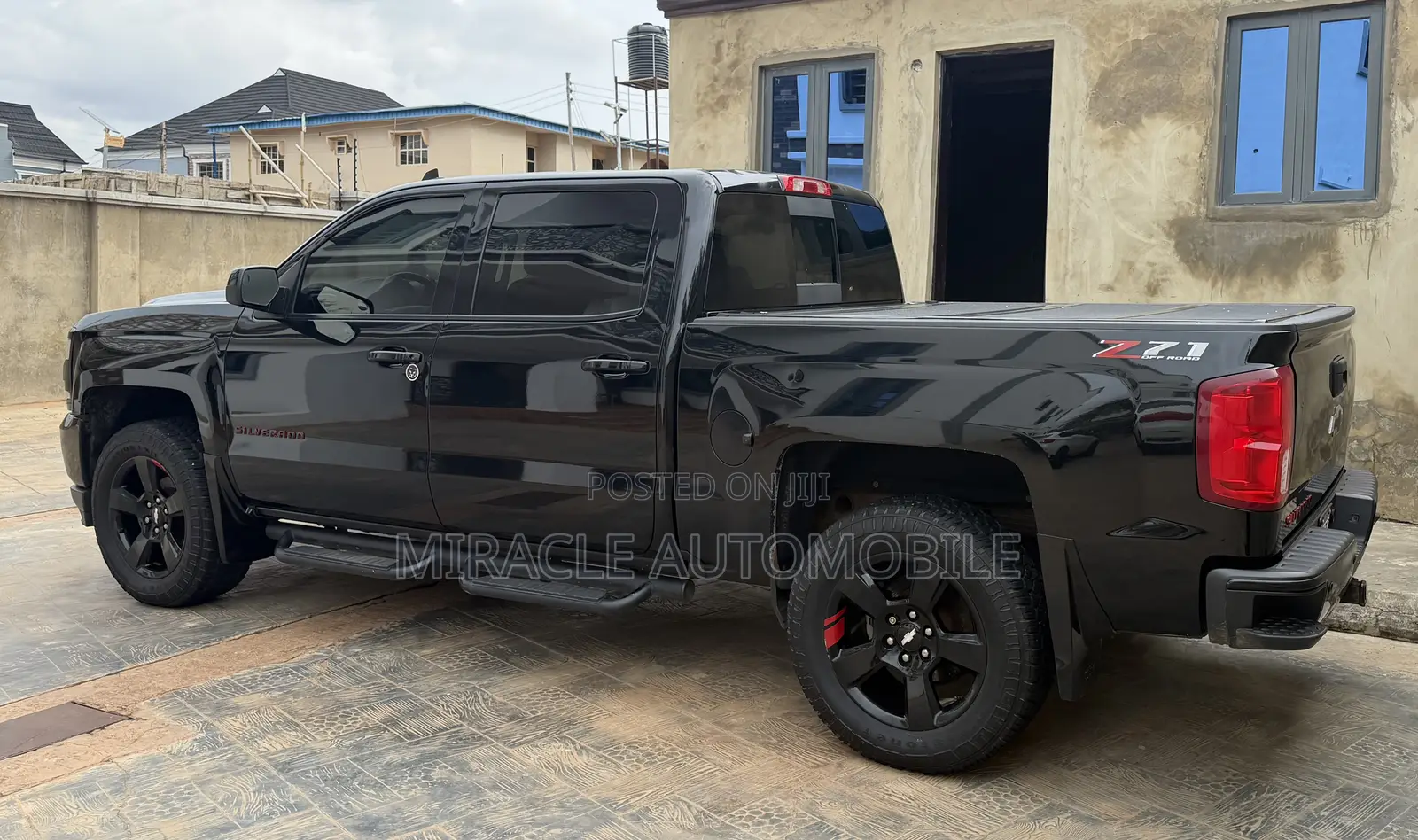 Chevrolet Silverado 2020 Black