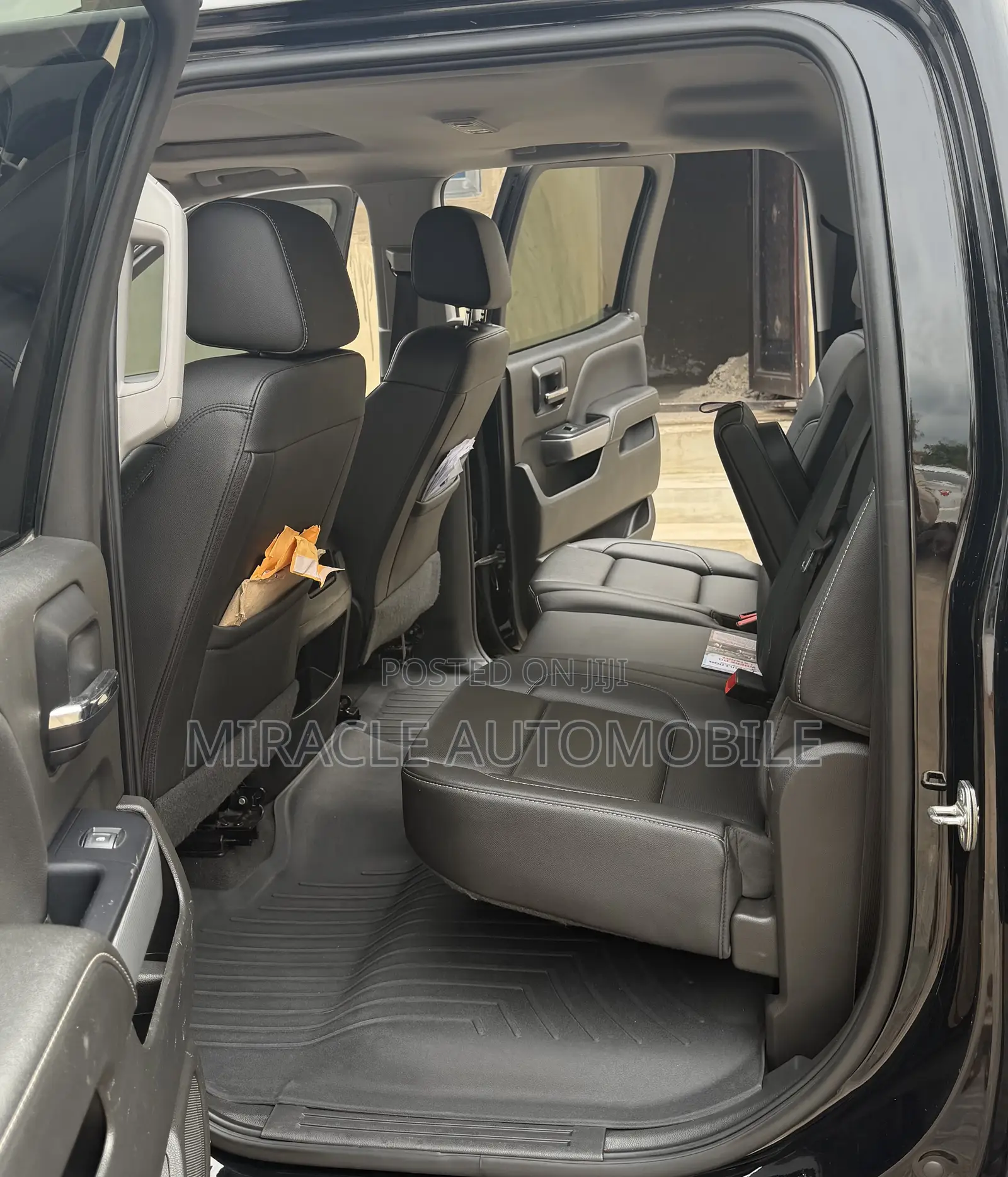 Chevrolet Silverado 2020 Black