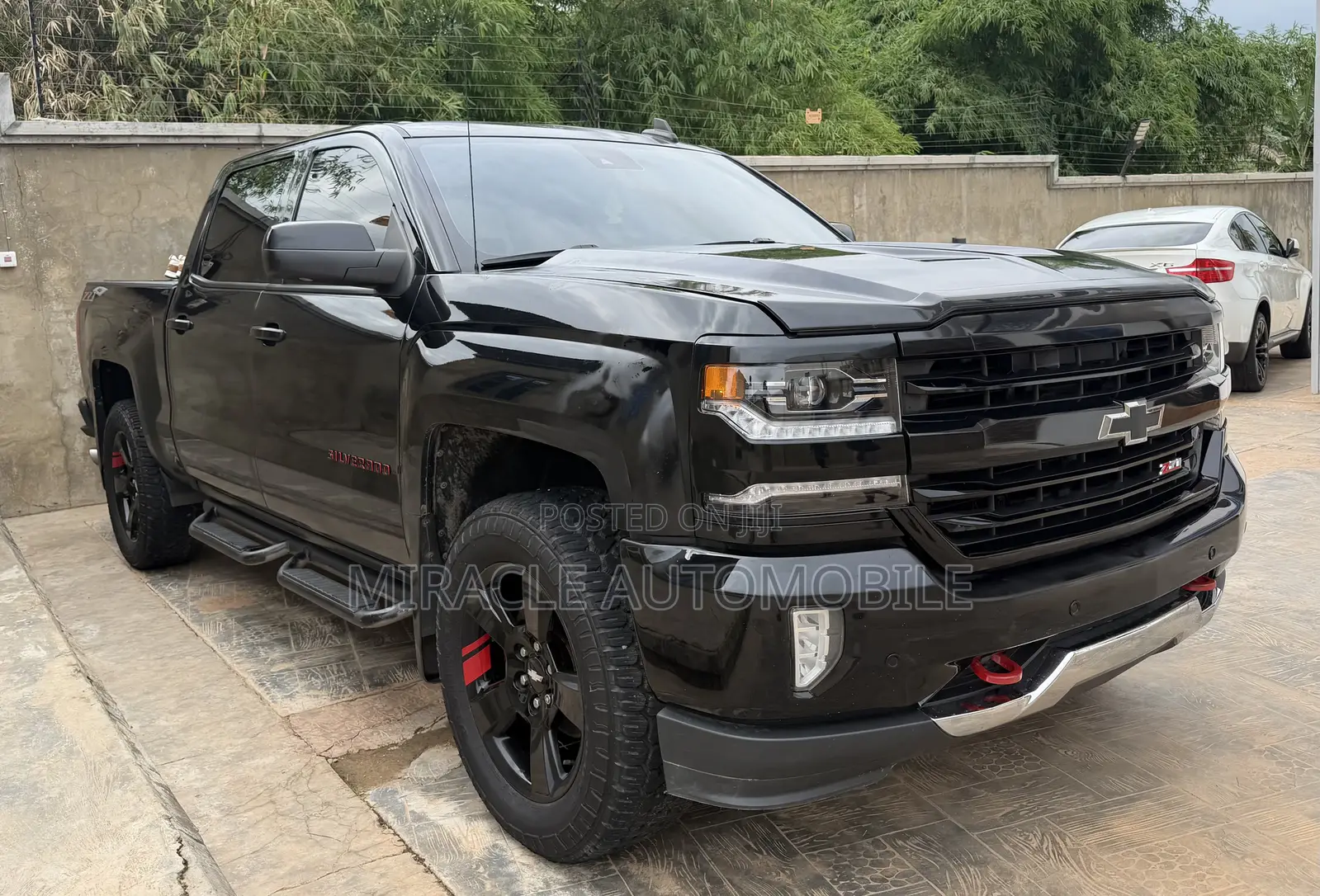 Chevrolet Silverado 2020 Black