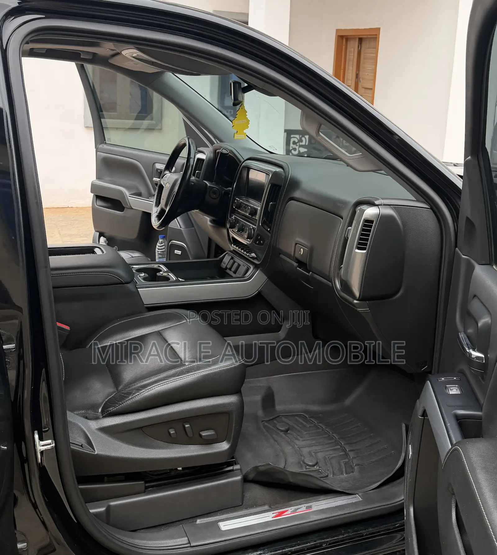 Chevrolet Silverado 2020 Black