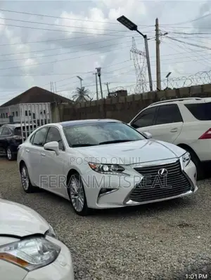Lexus ES 2016 White
