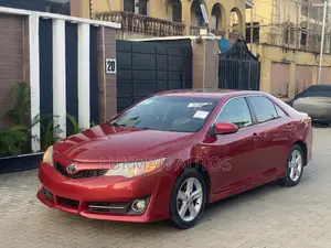 Toyota Camry SE 4dr Sedan (2.5L 4cyl 6A) 2013 Red