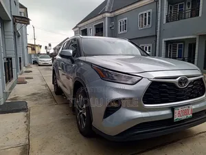 Toyota Highlander 2020 Blue