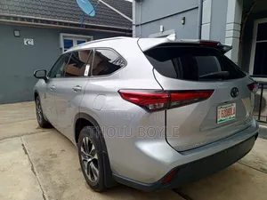 Toyota Highlander 2020 Blue