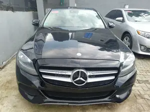 Mercedes-Benz C300 2017 Black