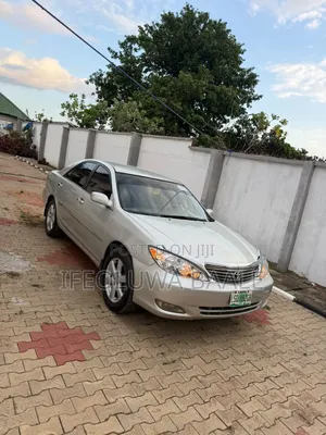Toyota Camry 2005 Silver