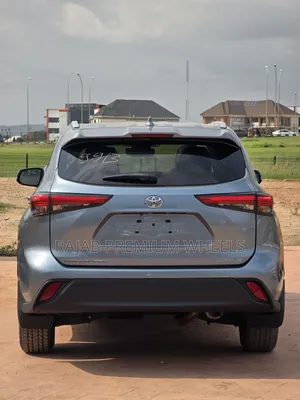 Toyota Highlander 2022 Blue
