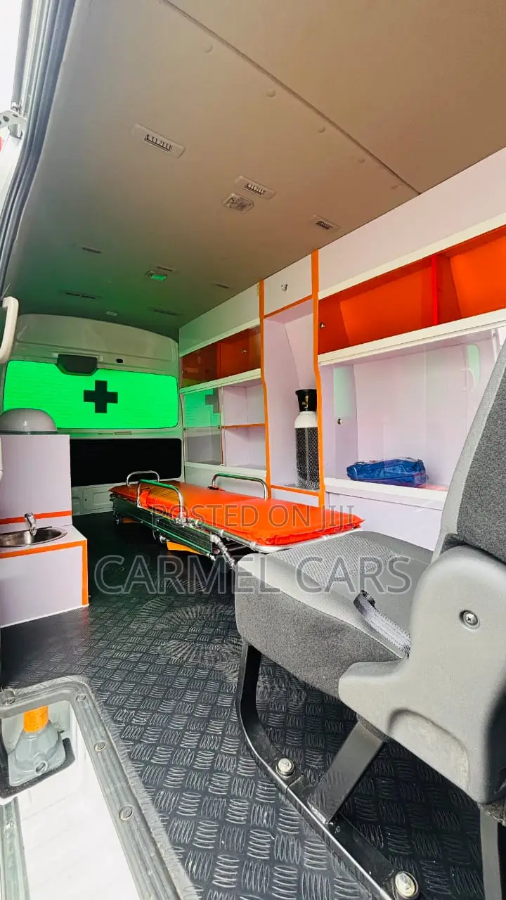 New Nissan Caravan (Urvan) 2025 White