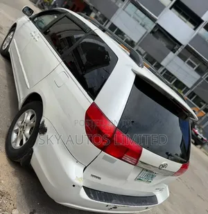 Toyota Sienna XLE AWD 2005 White