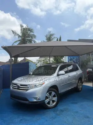 Toyota Highlander Limited 3.5L 2WD 2013 Silver