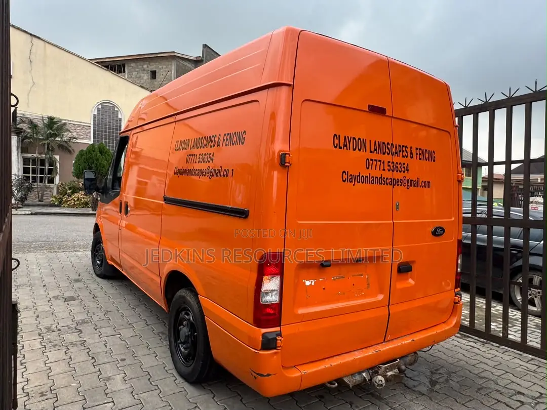 Ford Transit 2013 Orange