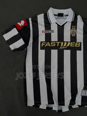 Juventus 2001/02 Retro Jersey {Del Piero}