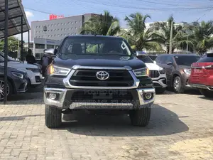 Toyota Hilux Revo Double Cab Petrol 2.7 RWD 2021 Black