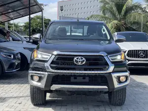 Toyota Hilux 2021 Black