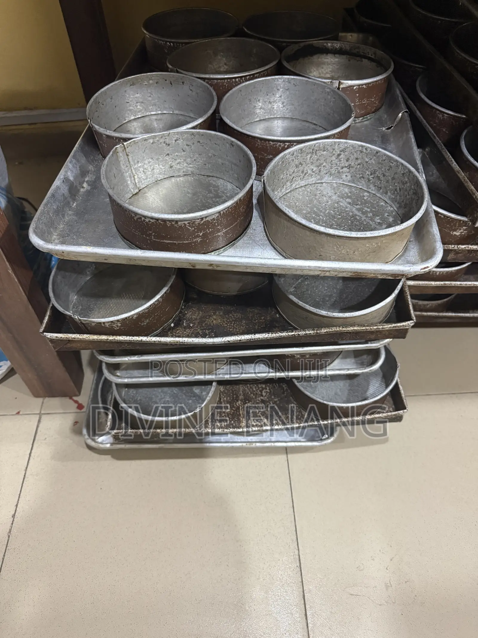 Bread Pans Different Sizes as Seen
