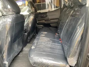 Toyota Hilux 2024 Gray