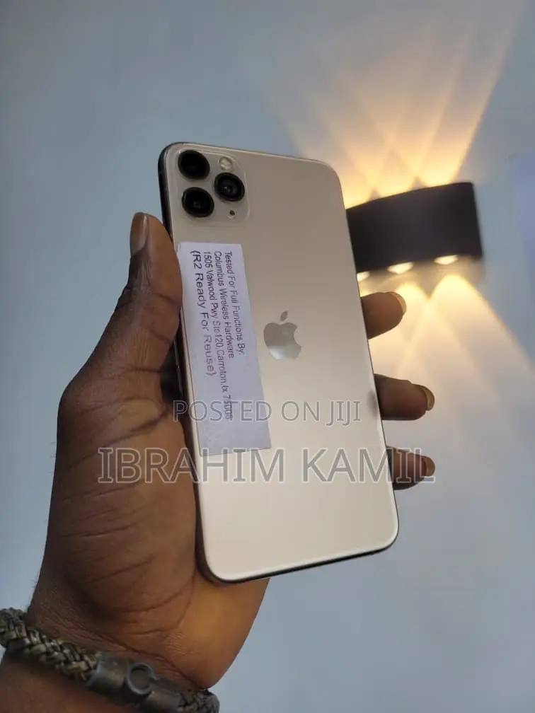 Apple iPhone 11 Pro Max 64 GB Gold