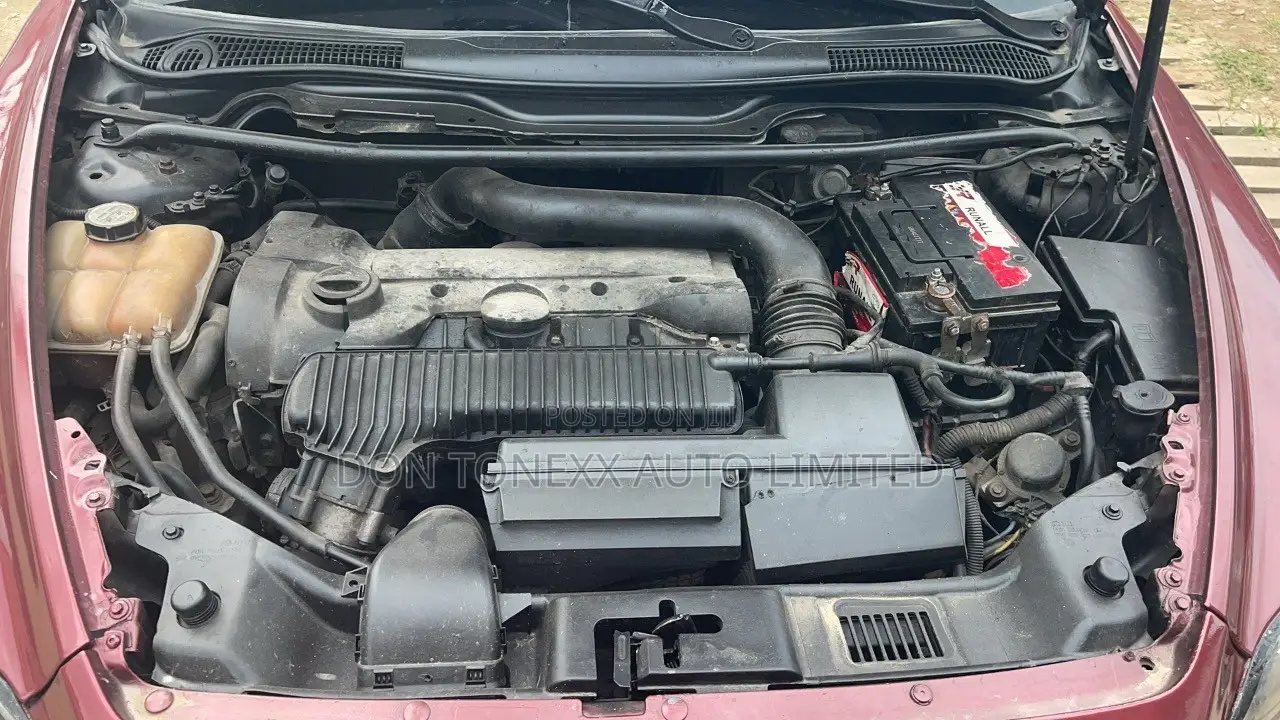 Volvo C70 T5 2009 Red