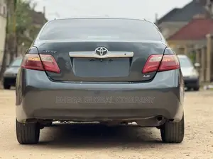 Toyota Camry LE 4dr Sedan (2.4L 4cyl 5A) 2008 Gray