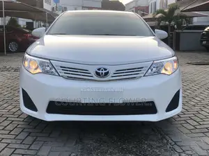 Toyota Camry LE 4dr Sedan (2.5L 4cyl 6A) 2015 White