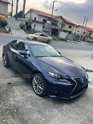 Lexus IS 2015 Blue