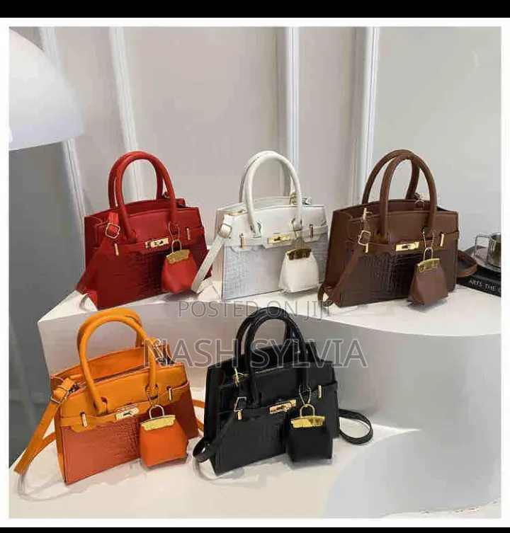 I Sell Luxury Bag of Different Types