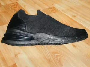Unisex Shoe. Nice and Strong!
