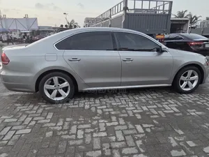 Volkswagen Passat 2013 Silver
