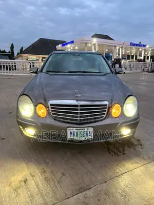 Mercedes-Benz E350 Base 4Matic Sedan AWD (3.5L 6cyl 5A) 2008 Gold