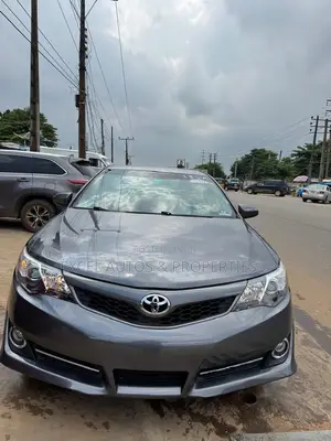Toyota Camry SE 4dr Sedan (2.5L 4cyl 6A) 2013 Gray
