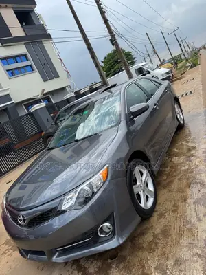 Toyota Camry SE 4dr Sedan (2.5L 4cyl 6A) 2013 Gray
