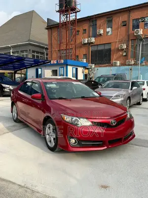 Toyota Camry SE 4dr Sedan (2.5L 4cyl 6A) 2013 Red
