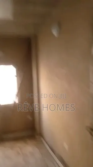 2bdrm Block of Flats in Adekunle for rent