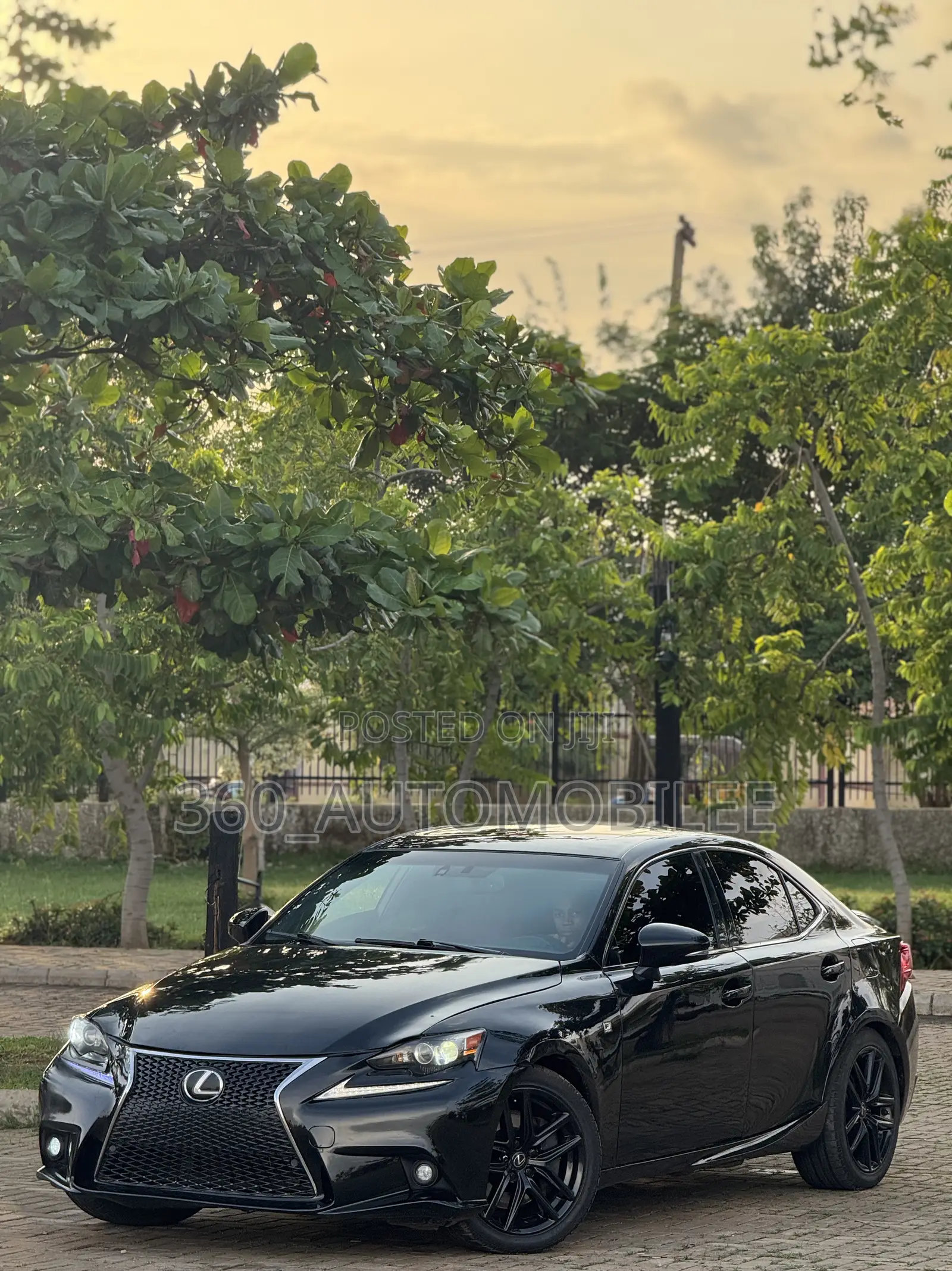 Lexus IS 2016 Black