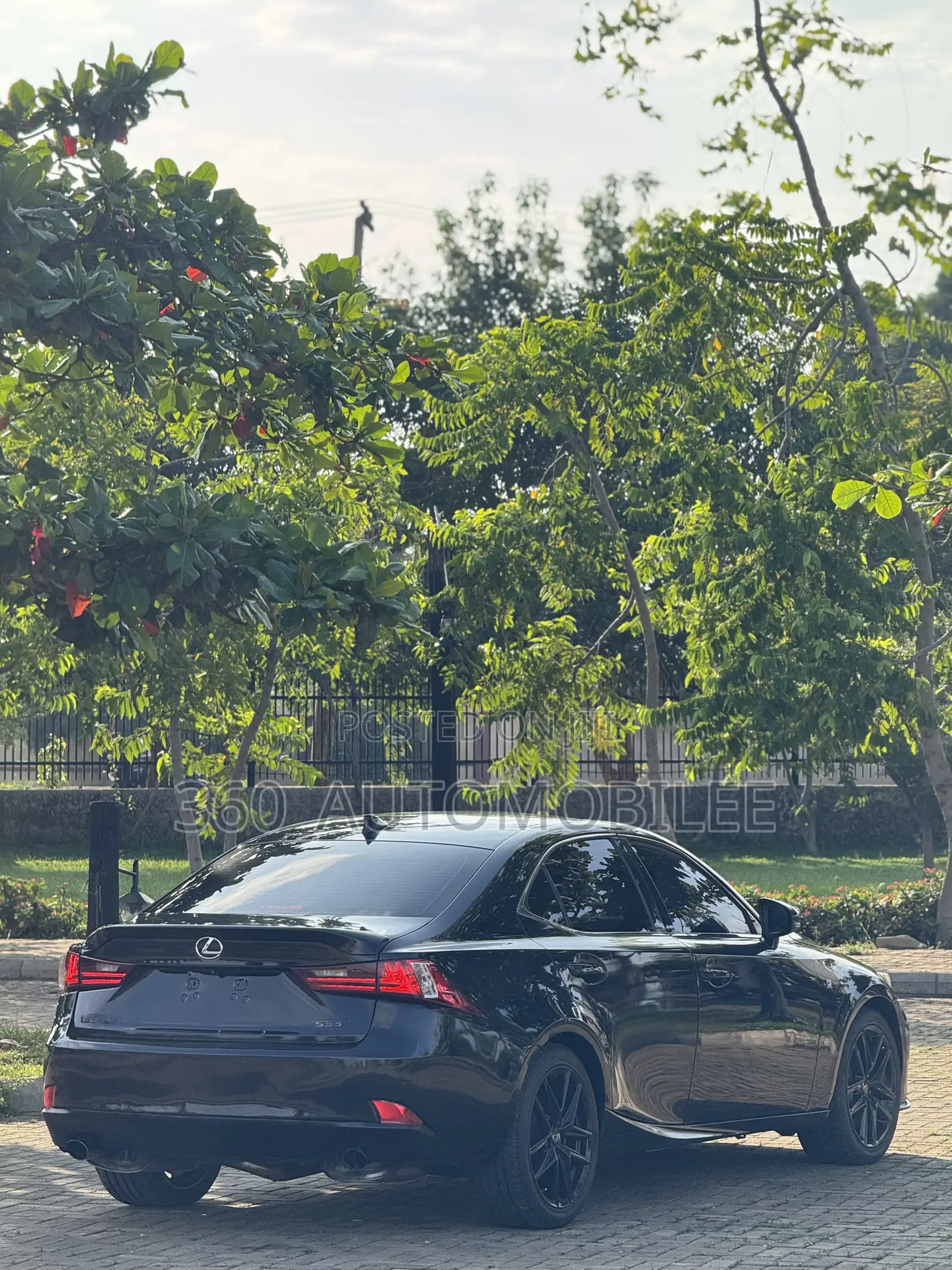 Lexus IS 2016 Black