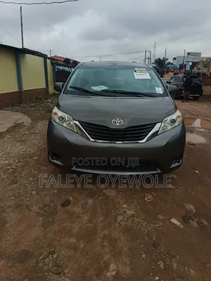 Toyota Sienna 2012 Gray