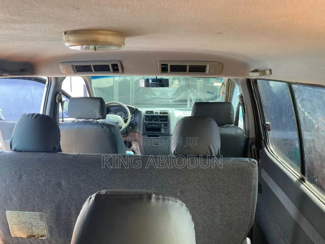 Toyota HiAce 2005 Grey