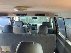 Toyota HiAce 2005 Grey