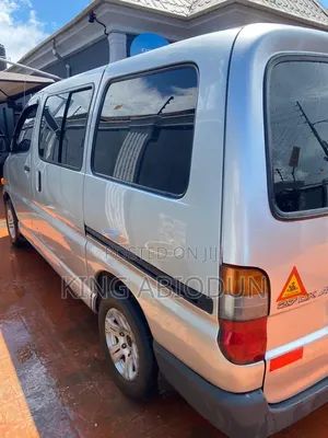 Toyota HiAce 2005 Grey