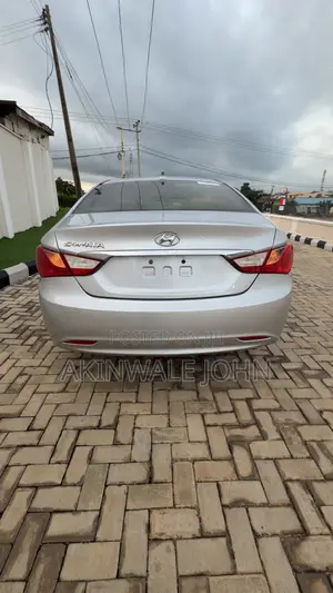 Hyundai Sonata Limited 2.0T Sedan (2.0L 4cyl 6A) 2012 Silver