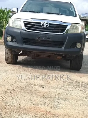 Toyota Hilux 2014 White