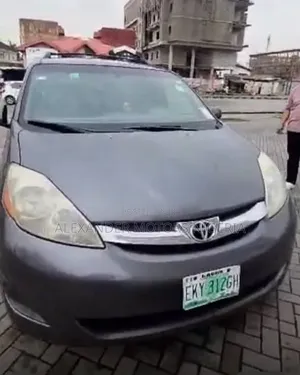 Toyota Sienna 2006 Gray